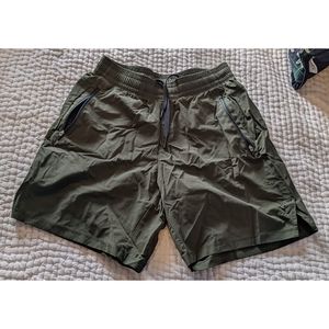 All in Motion woven shorts 7"